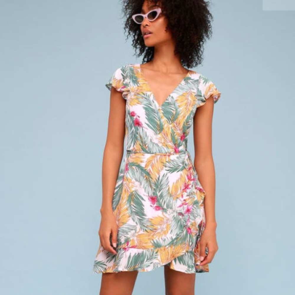 NWT Lulu’s Tropical Ruffle Wrap Dress - Picture 2 of 5